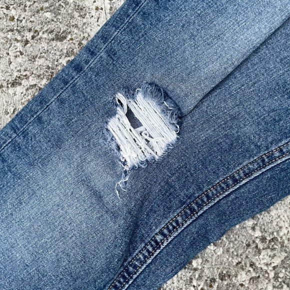 Old Navy Women Jeans Ripped Boyfriend Straight Denim Cotton Jean Size 6 Reg - Picture 4 of 9